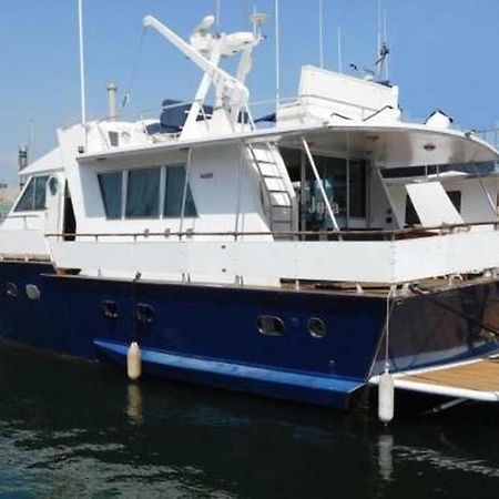 Your Own Private Yacht Hotel Sant Adria de Besos Luaran gambar