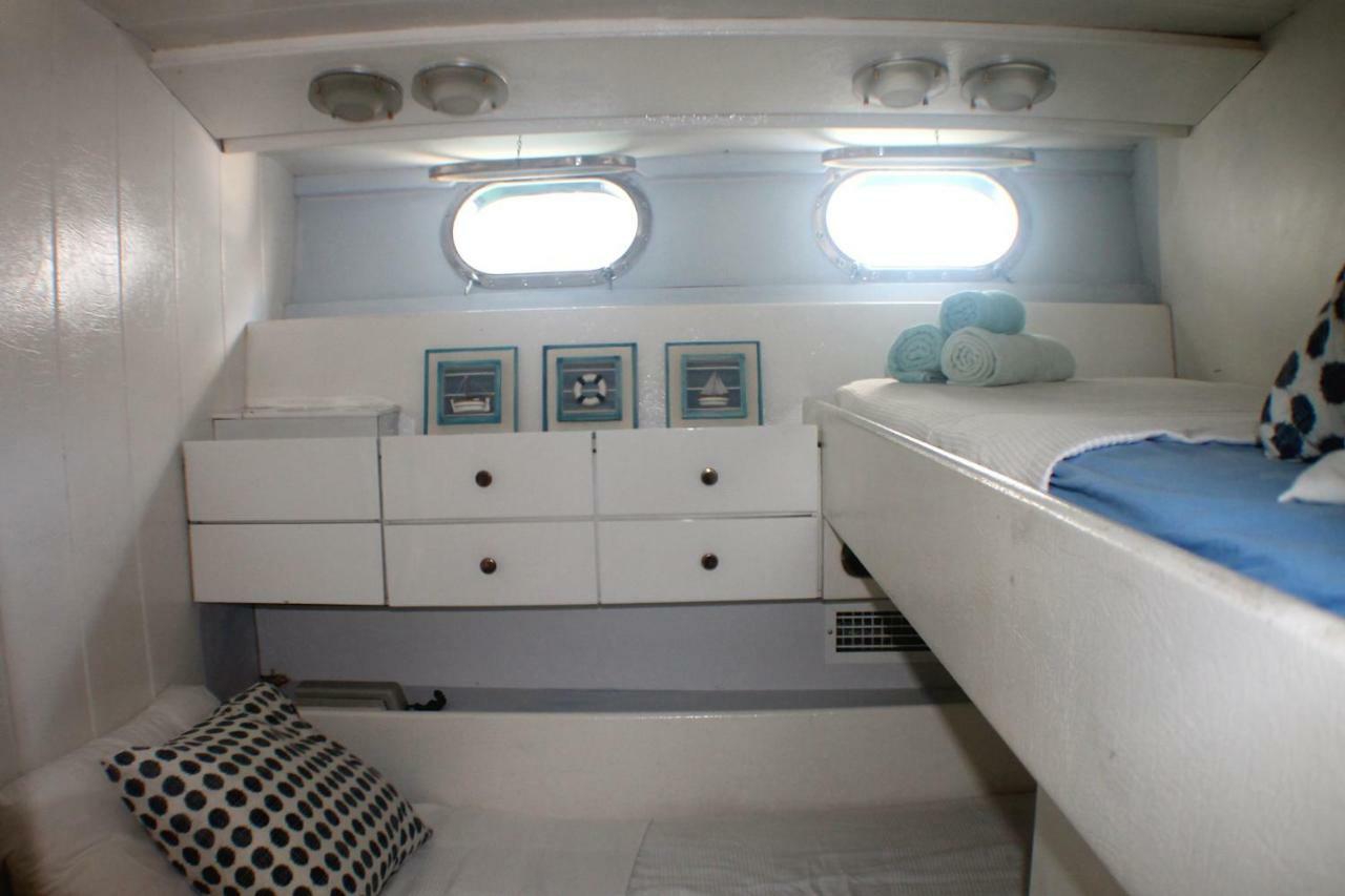 Your Own Private Yacht Hotel Sant Adria de Besos Luaran gambar
