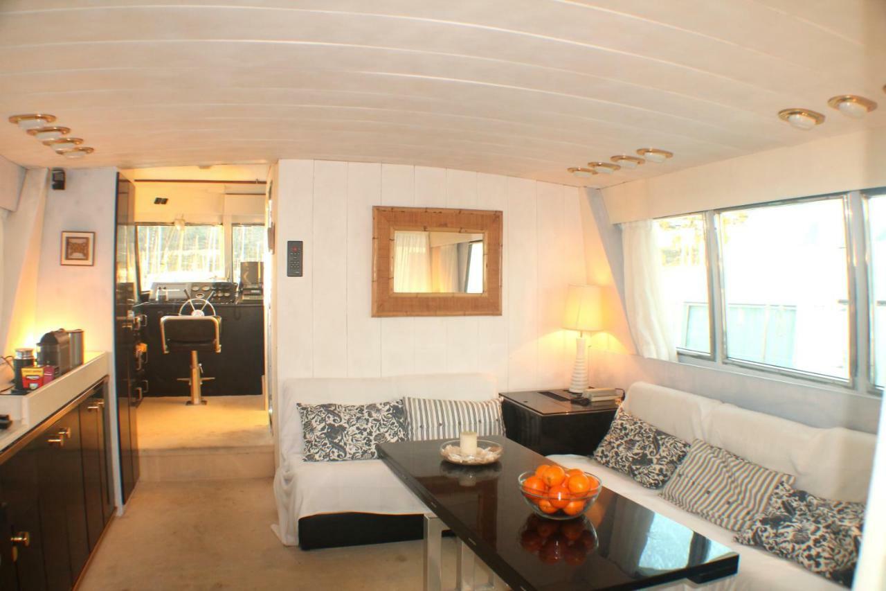 Your Own Private Yacht Hotel Sant Adria de Besos Luaran gambar