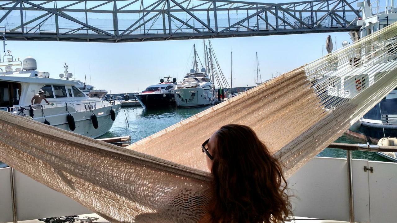 Your Own Private Yacht Hotel Sant Adria de Besos Luaran gambar