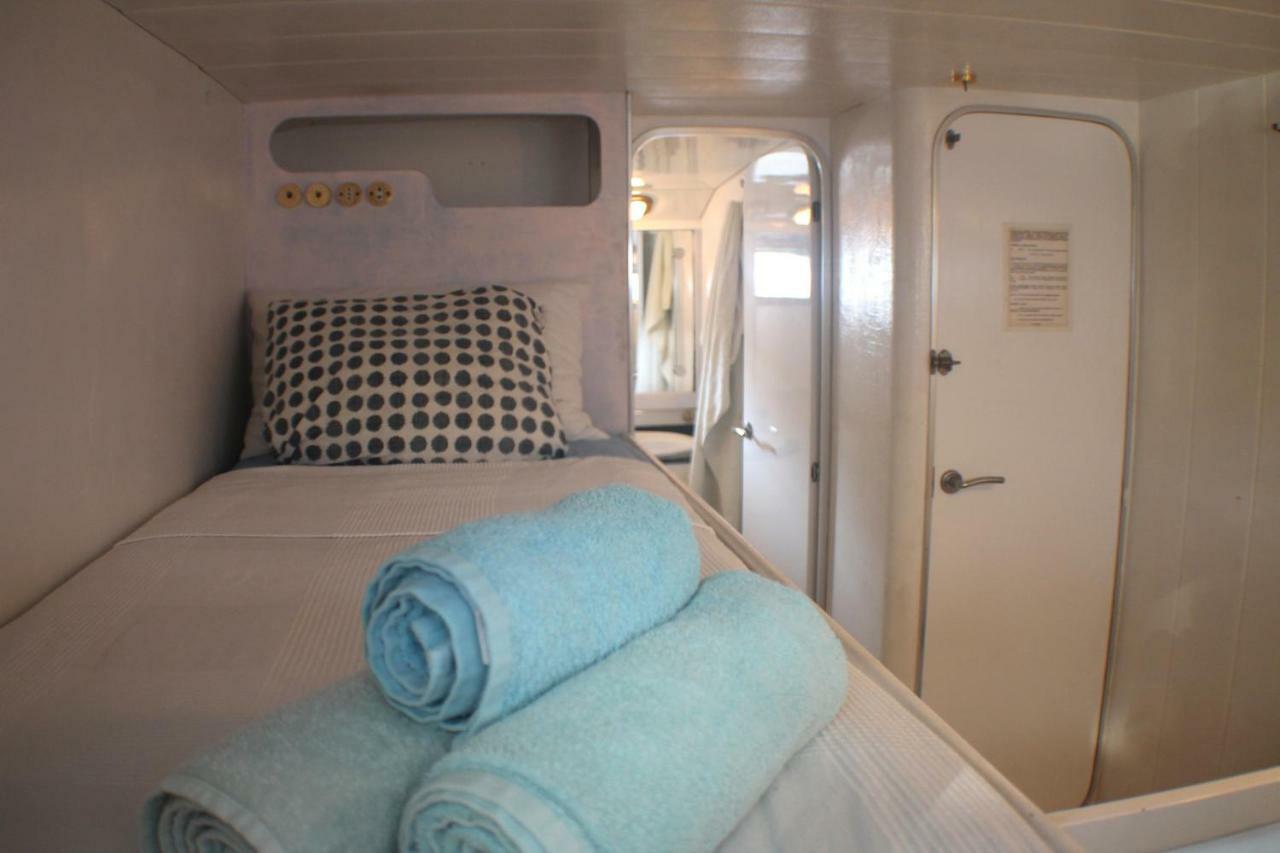 Your Own Private Yacht Hotel Sant Adria de Besos Luaran gambar