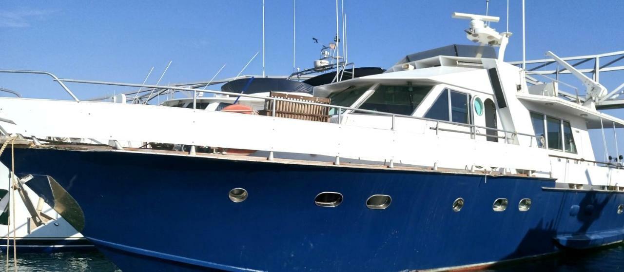 Your Own Private Yacht Hotel Sant Adria de Besos Luaran gambar