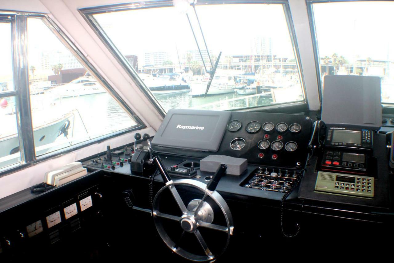 Your Own Private Yacht Hotel Sant Adria de Besos Luaran gambar